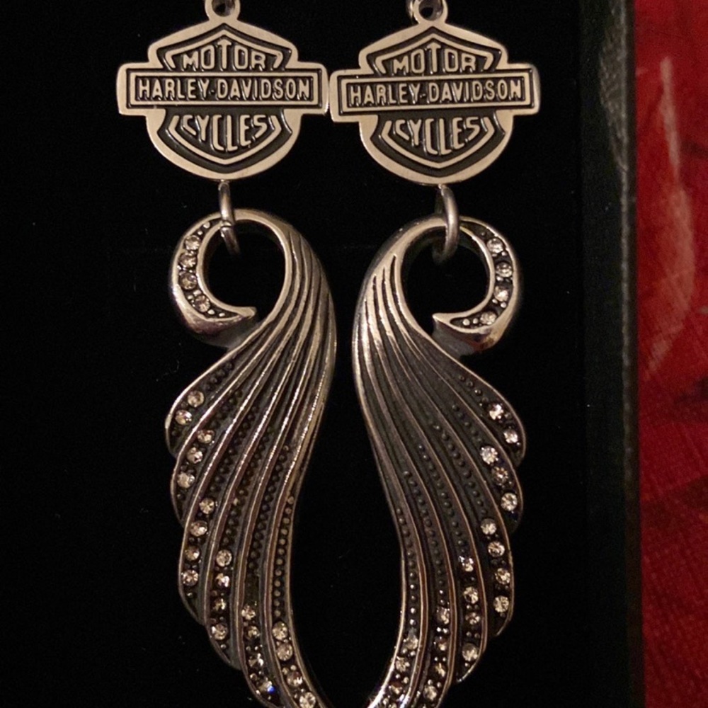 Harley Earrings - Picture 2 of 3